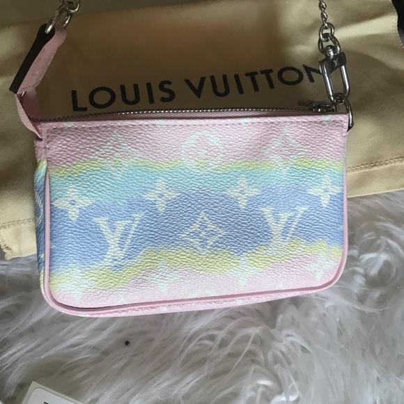 SOLD😌Louis Vuitton Mini pochette pastel chain bag - Picture 2 of 8
